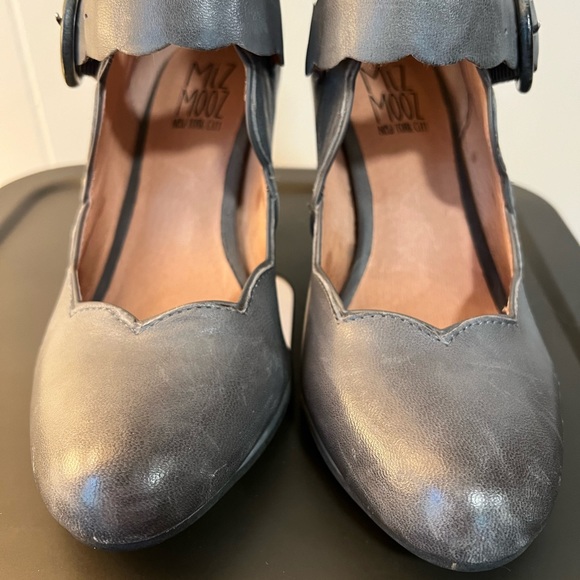 Miz Mooz Carissa Grey Dress Pump, size 6/36 - Picture 2 of 6
